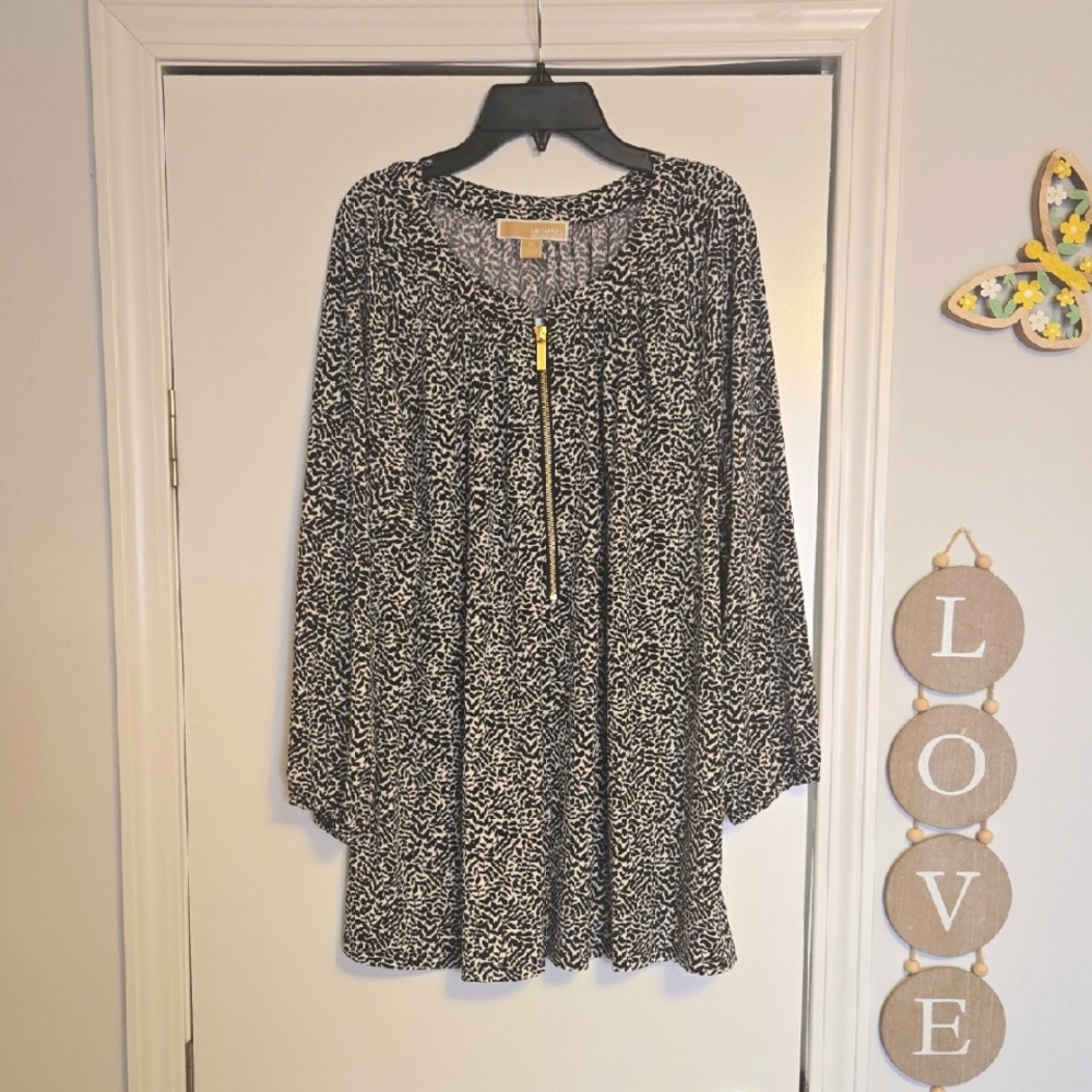 Michael Kors Black and White Leaf Print Top